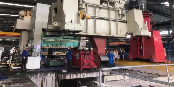 工廠重型生產設備吊裝搬運如何提高搬運效率？